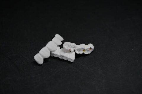 DentalTechnology Lucrări Zirconiu realizate prin frezare CAM