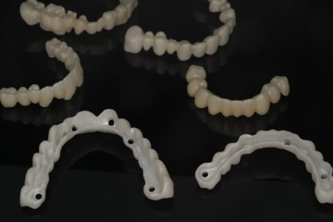 DentalTechology Lucrari Zirconiu realizate prin frezare CAM (2)