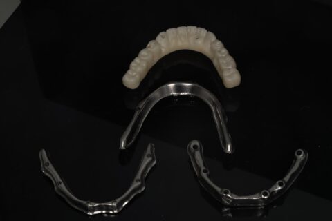 Dentaltechology - Blender Cr-Co Titan Frezat Printat Shell Zr Compozit (2)